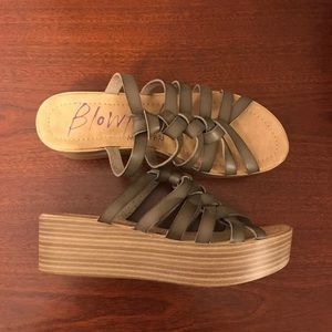 Blowfish wedge sandals size 8